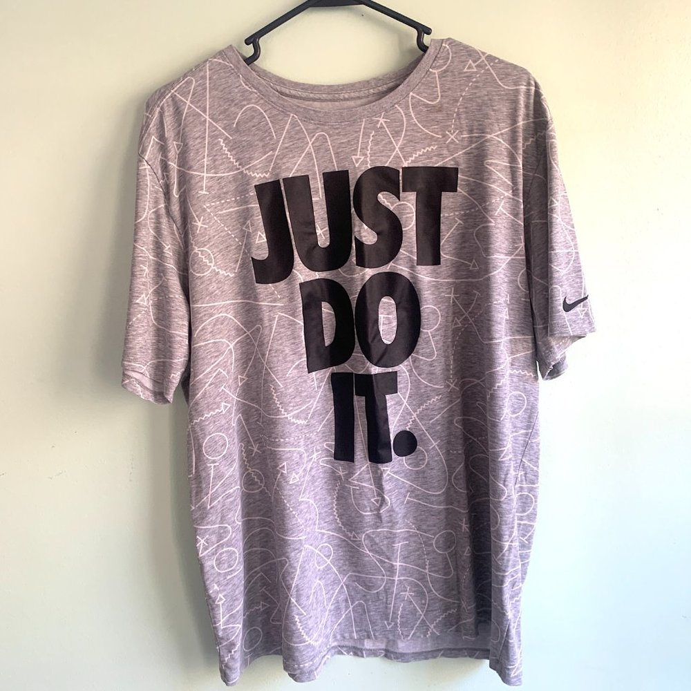 Nike Retro Logo T-Shirt